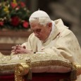 vatican-pope-christma_yell